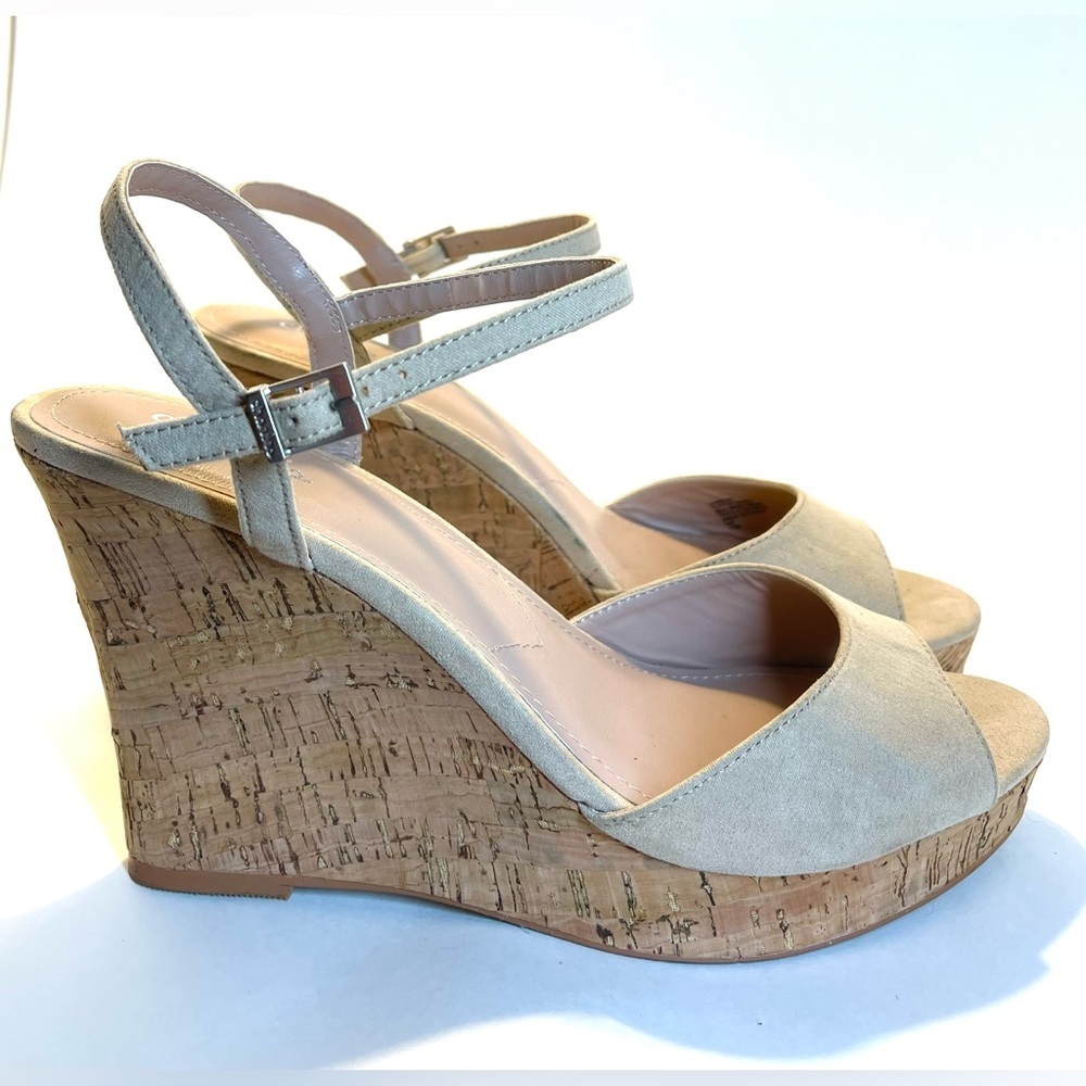 Charles David Lambert‎ Cork Platform Wedge in Nude Size 11M